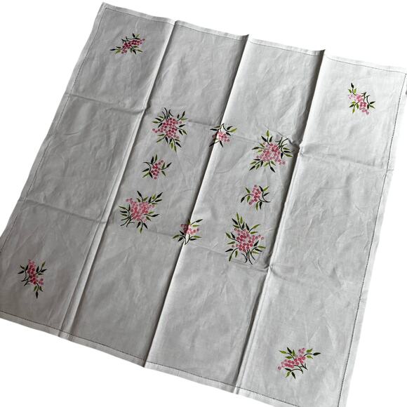 White cotton blend bridge cloth tablecloth table topper pink embroidery flowers - Picture 5 of 6